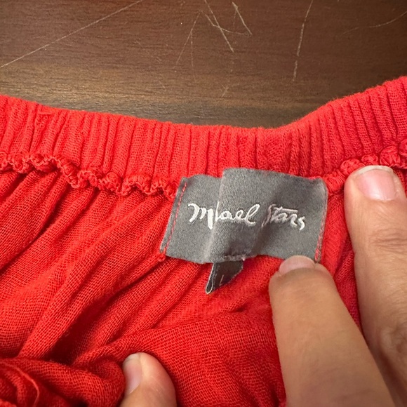 Anthropologie Michael Stars Crepe Red Off Shoulder Blouse Top (T2) - Picture 4 of 6